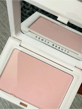 Fenty Beauty Bright Fix Instant Brightening + Blurring  Powder Rose Quartz  NIB